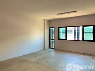 For rent 3 bedrooms townhouse in Phra Samut Chedi, Samut Prakan
