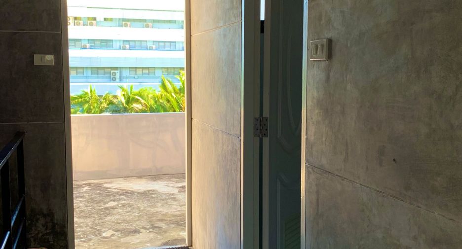 For rent 3 bedrooms townhouse in Phra Samut Chedi, Samut Prakan