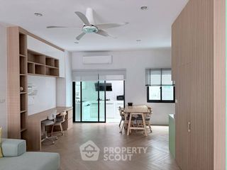 For rent 3 bedrooms townhouse in Phra Khanong, Bangkok