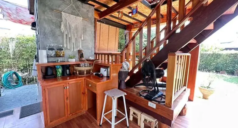 For sale and for rent 6 bedrooms house in Mueang Chiang Mai, Chiang Mai