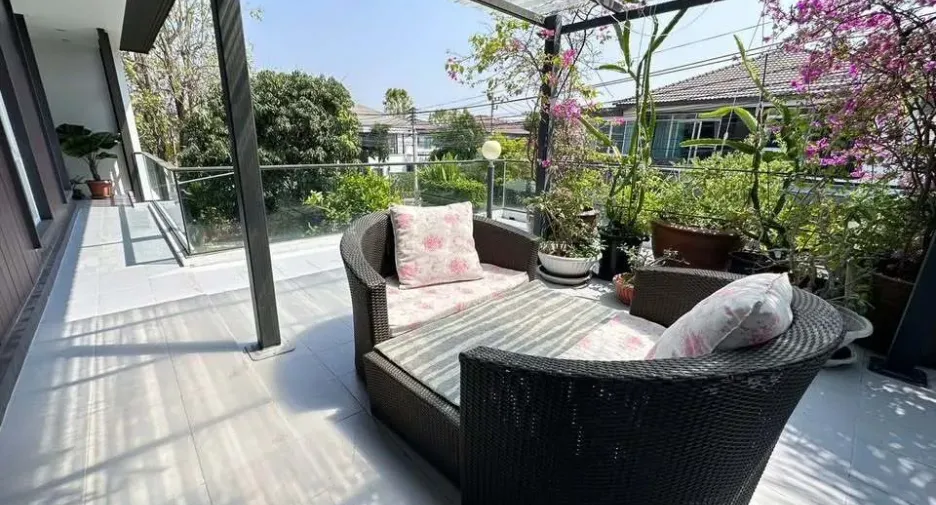 For sale and for rent 6 bedrooms house in Mueang Chiang Mai, Chiang Mai