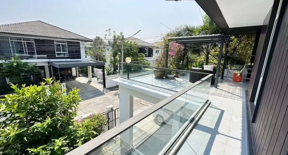 For sale and for rent 6 bedrooms house in Mueang Chiang Mai, Chiang Mai