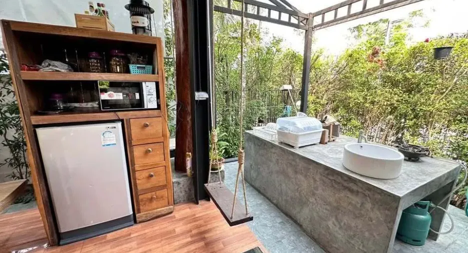 For sale and for rent 6 bedrooms house in Mueang Chiang Mai, Chiang Mai