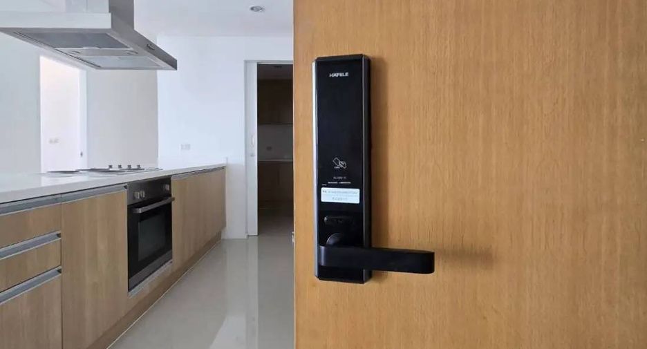 Wohnung zur Miete mit 4 Zimmer in Watthana, Bangkok