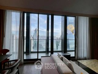For rent 3 bedrooms condo in Pathum Wan, Bangkok