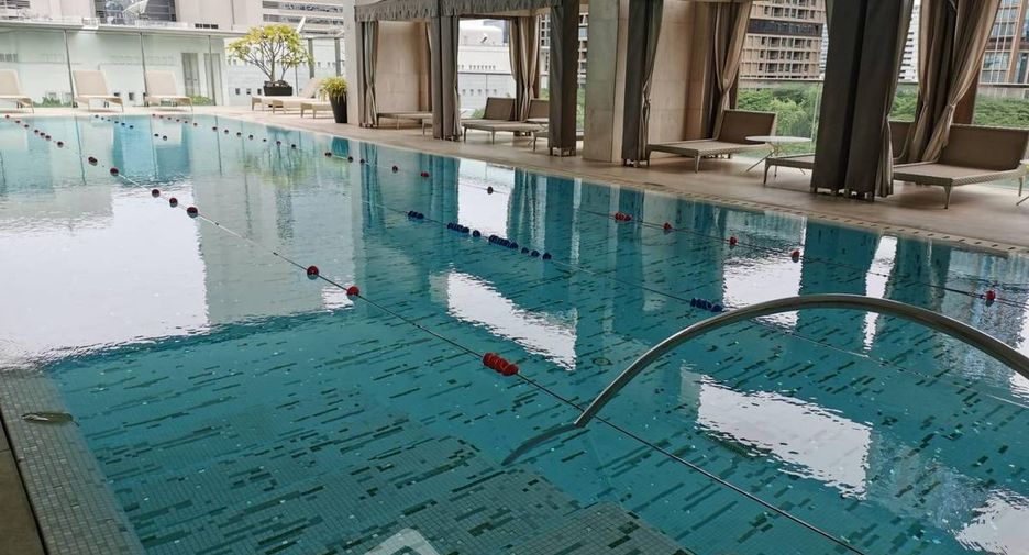 For rent 2 bedrooms condo in Pathum Wan, Bangkok