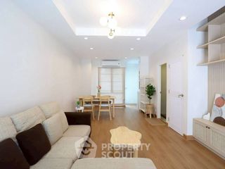 Casa adosada en alquiler de 3 habitaciones en Phra Khanong, Bangkok