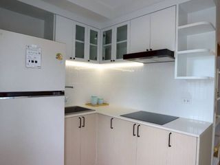 Casa adosada en alquiler de 3 habitaciones en Phra Khanong, Bangkok