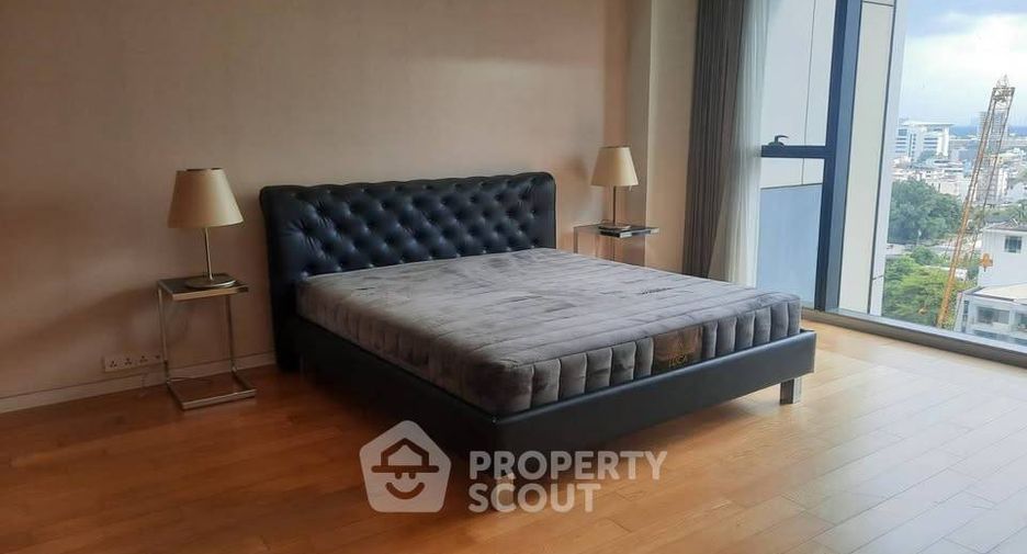 For rent 3 bedrooms condo in Sathon, Bangkok