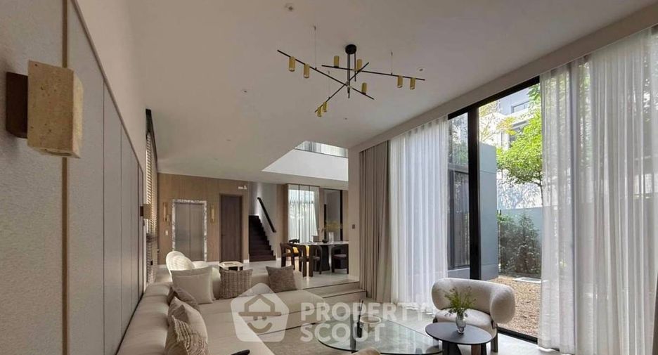 For rent 3 bedrooms house in Bang Kapi, Bangkok