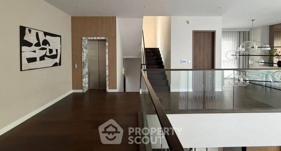 For rent 3 bedrooms house in Bang Kapi, Bangkok