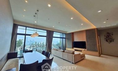 Condo en alquiler de 4 habitaciones en Yan Nawa, Bangkok