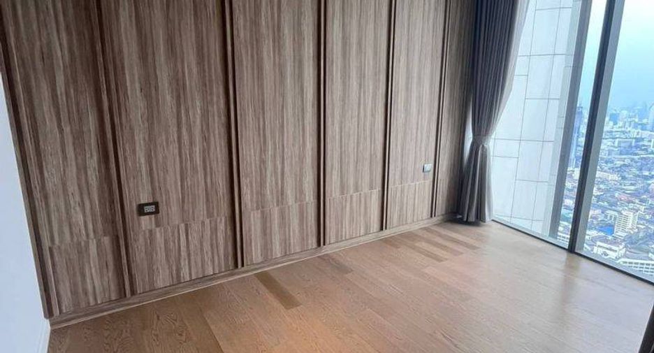 Condo en alquiler de 3 habitaciones en Khlong San, Bangkok