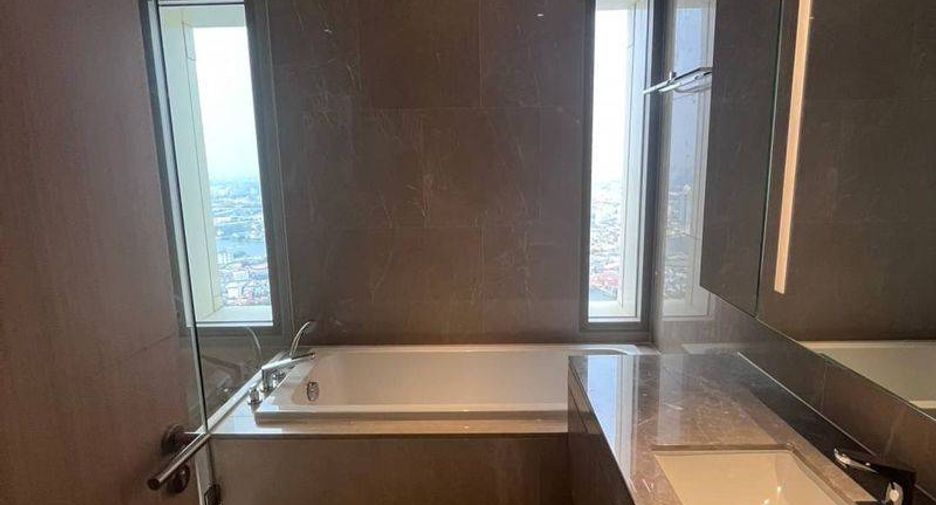 Condo en alquiler de 3 habitaciones en Khlong San, Bangkok