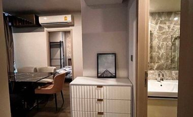 Condo en alquiler de 2 habitaciones en Pathum Wan, Bangkok