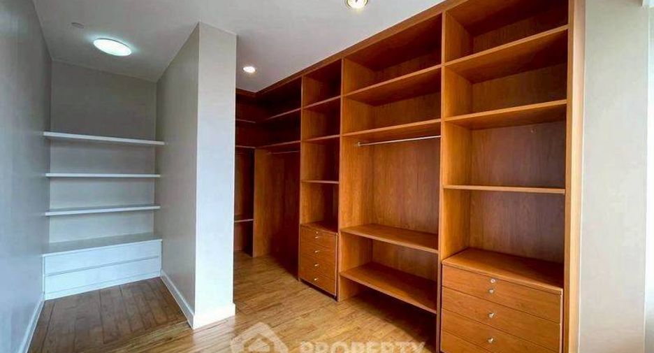 Condo en alquiler de 4 habitaciones en Watthana, Bangkok