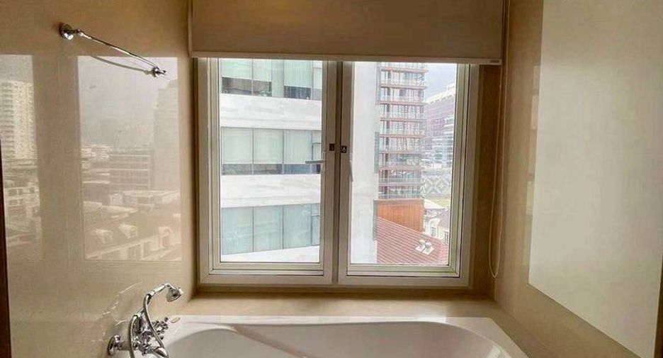Condo en alquiler de 4 habitaciones en Watthana, Bangkok