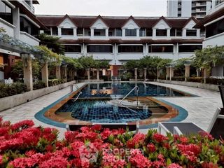 出租 4 卧室 联排别墅 在 Watthana, 曼谷