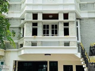 Reihenhaus zur Miete mit 3 Zimmer in Watthana, Bangkok