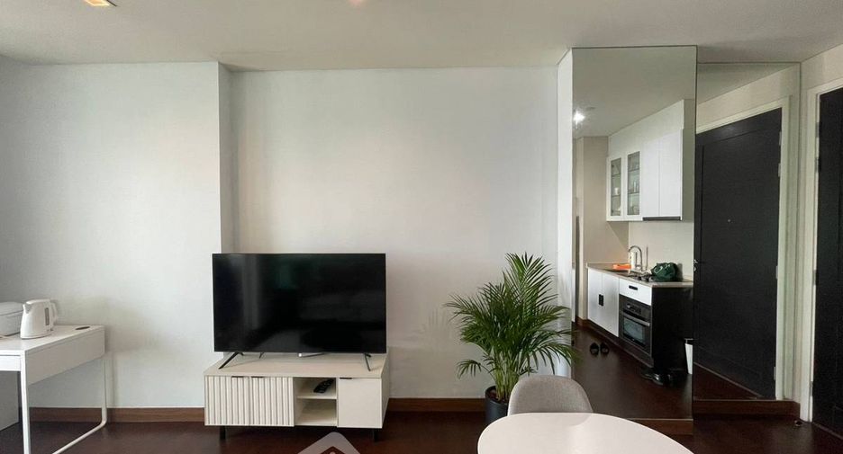For rent 1 bed condo in Watthana, Bangkok