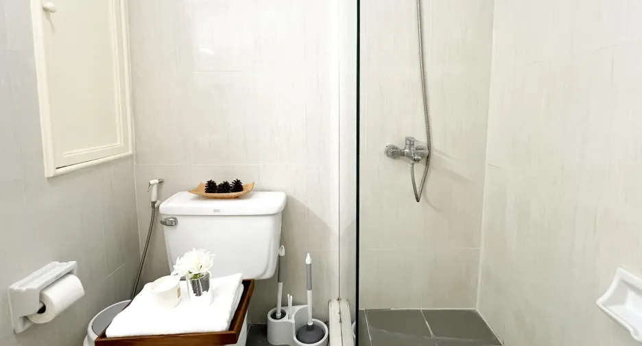 For rent 2 bedrooms condo in Sathon, Bangkok
