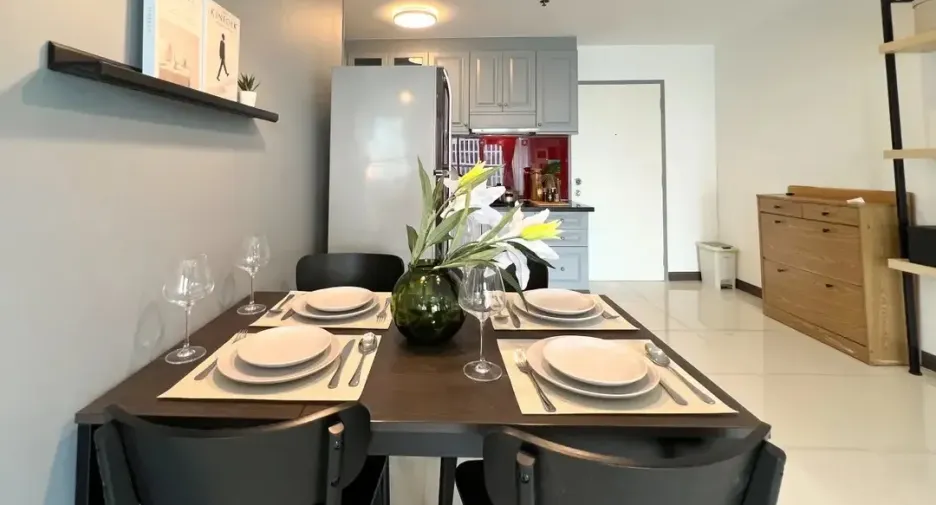 For rent 2 bedrooms condo in Sathon, Bangkok
