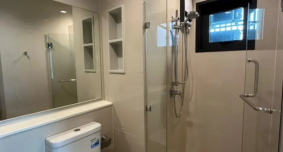 For rent 2 bedrooms condo in Thon Buri, Bangkok