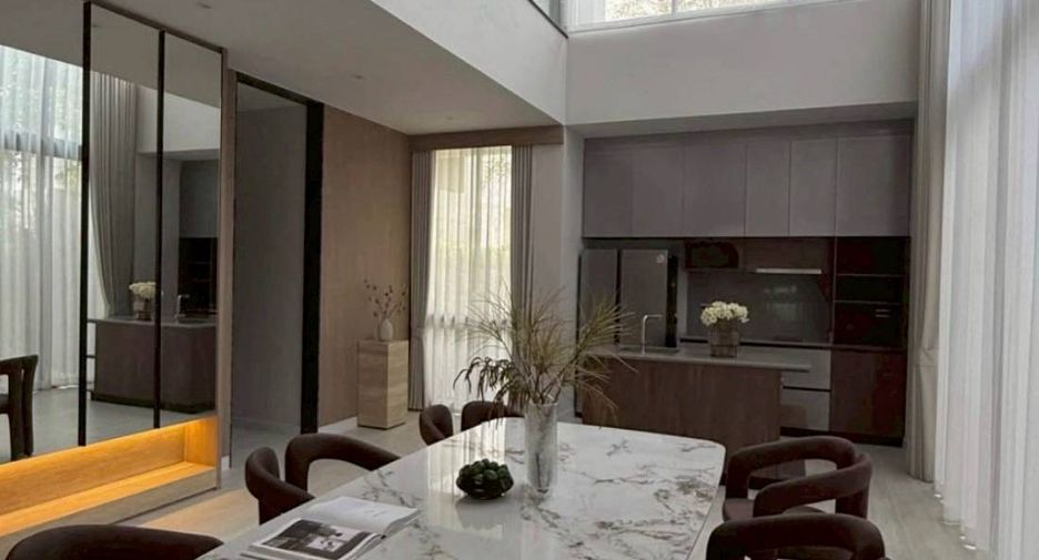 For rent 3 bedrooms house in Bang Kapi, Bangkok