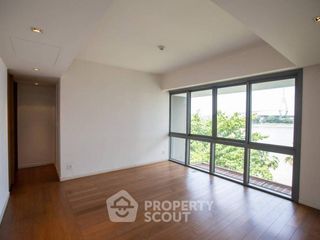 For rent 4 bedrooms condo in Yan Nawa, Bangkok