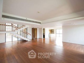 For rent 4 bedrooms condo in Yan Nawa, Bangkok