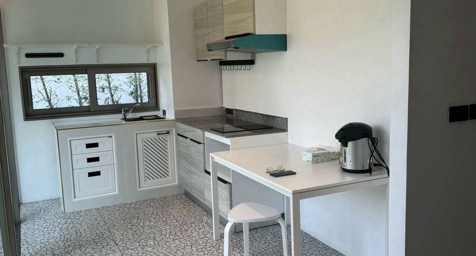 For rent 3 bedrooms townhouse in Chatuchak, Bangkok