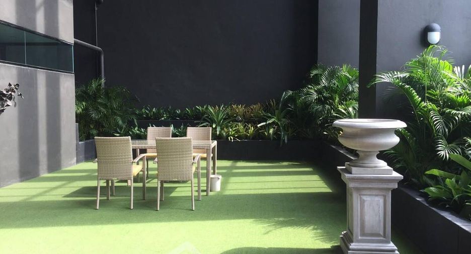 For rent 3 bedrooms condo in Watthana, Bangkok