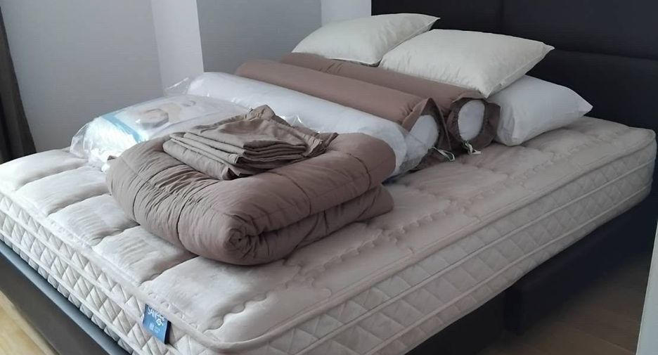 For rent 3 bedrooms condo in Pathum Wan, Bangkok