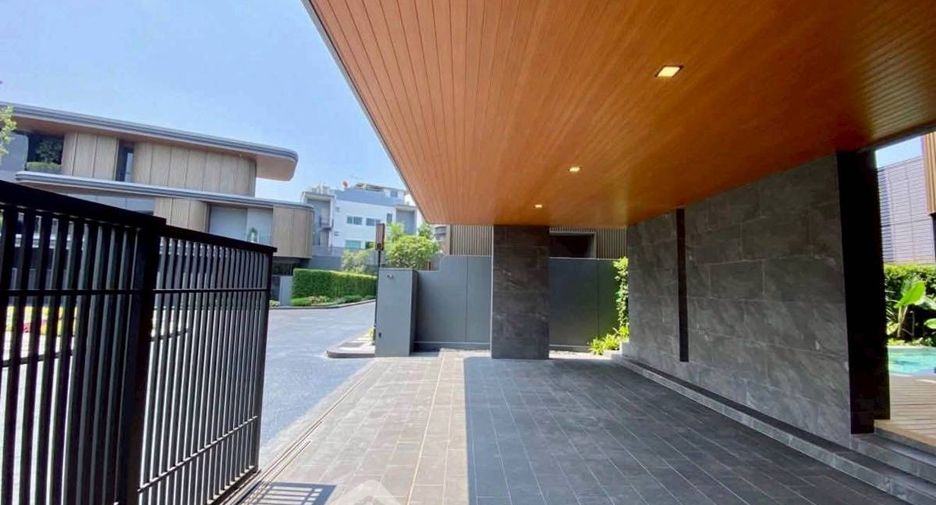 For rent 4 bedrooms house in Wang Thonglang, Bangkok