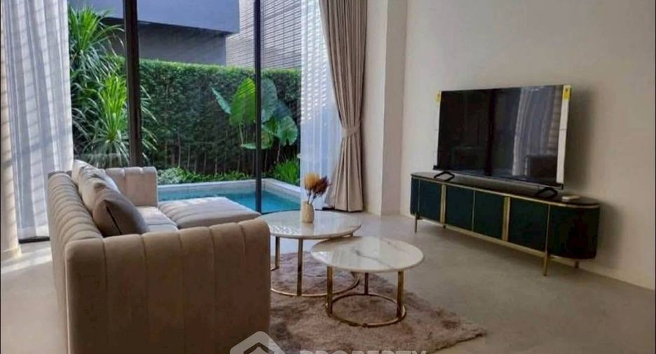 For rent 4 bedrooms house in Wang Thonglang, Bangkok