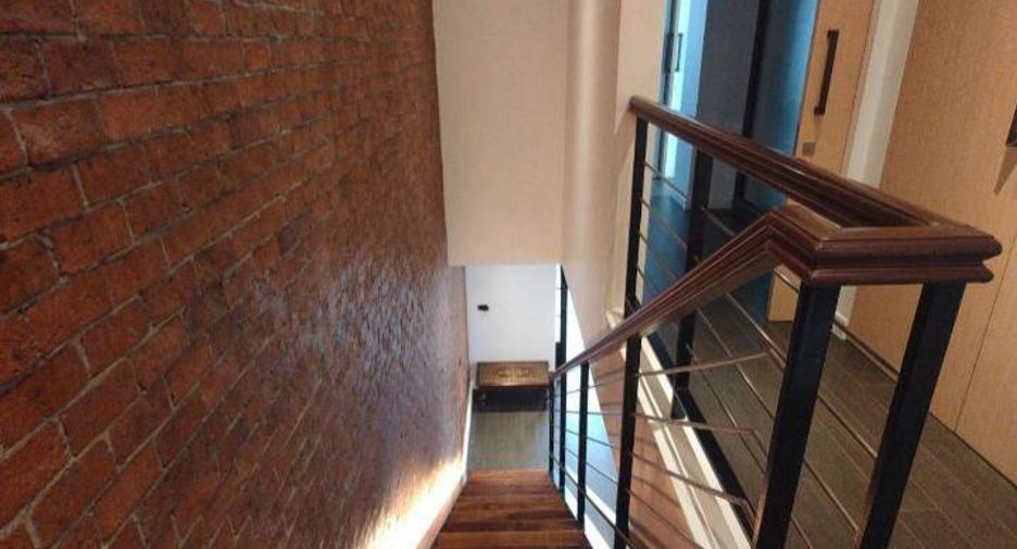For rent 4 bedrooms condo in Watthana, Bangkok