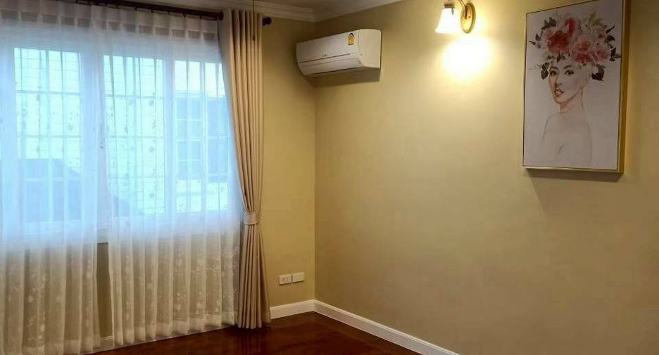 Haus zur Miete mit 4 Zimmer in Bang Na, Bangkok