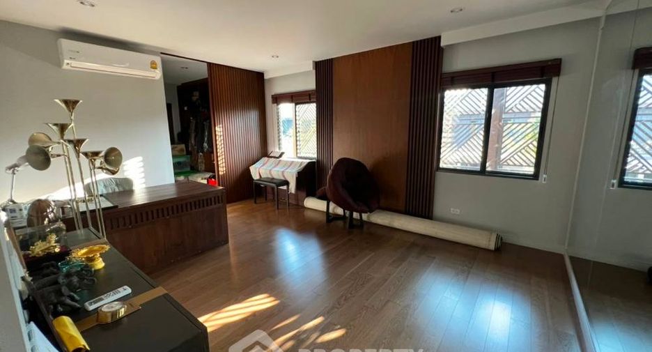 Haus zur Miete mit 4 Zimmer in Prawet, Bangkok