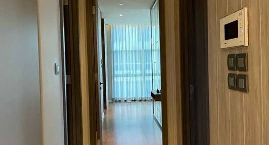 For rent 2 bedrooms condo in Pathum Wan, Bangkok