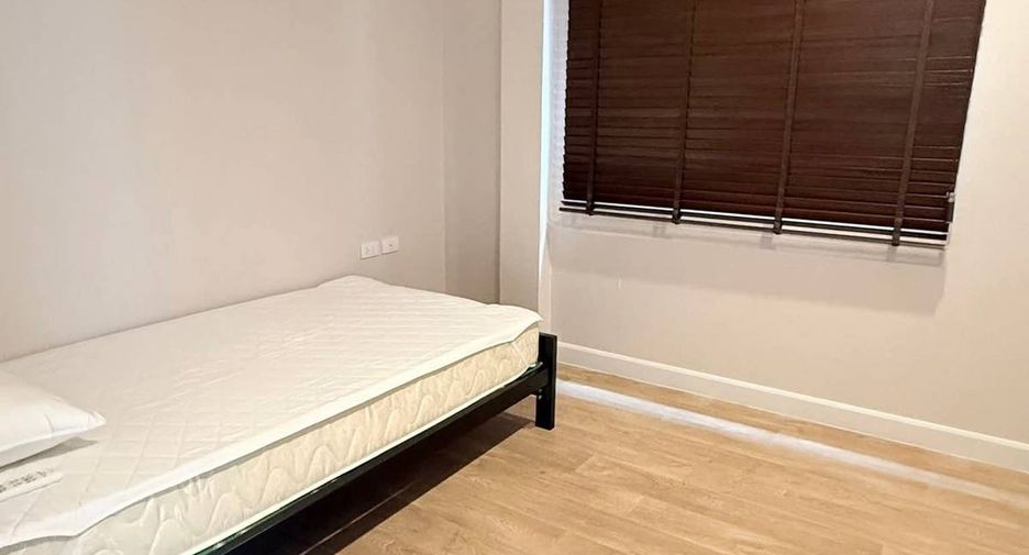 For rent 4 bedrooms house in Bueng Kum, Bangkok