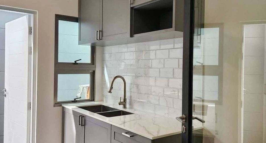 For rent 4 bedrooms house in Bueng Kum, Bangkok