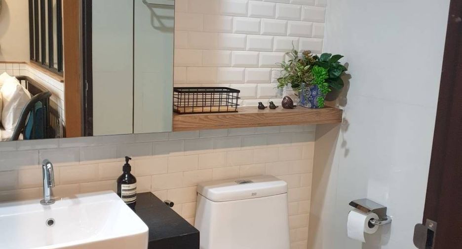 For rent 1 bed condo in Pathum Wan, Bangkok