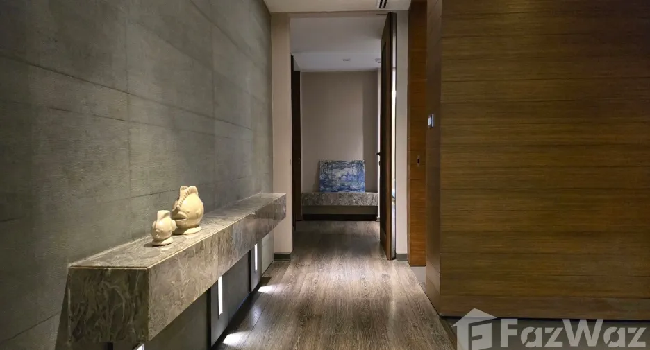 For rent 3 bedrooms condo in Khlong Toei, Bangkok