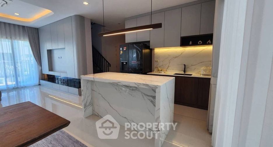 For rent 4 bedrooms house in Bueng Kum, Bangkok