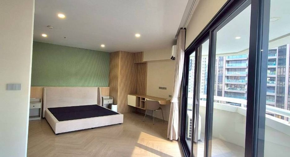 For rent 2 bedrooms condo in Khlong Toei, Bangkok