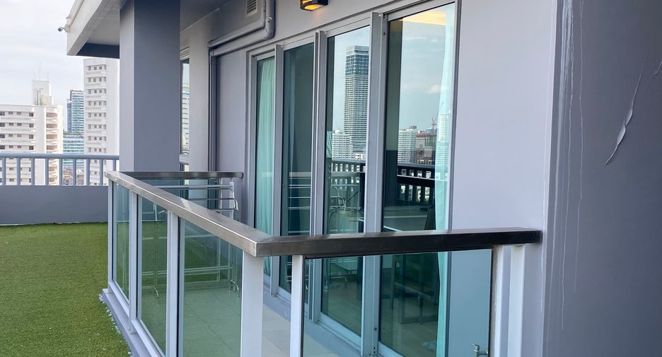 Condo en alquiler y en venta de 1 habitaciones en Watthana, Bangkok