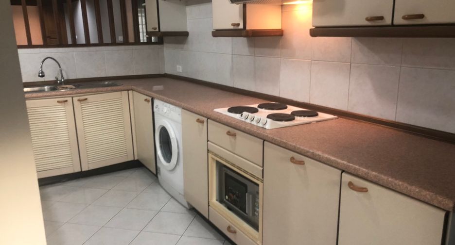 For rent 2 bedrooms condo in Watthana, Bangkok
