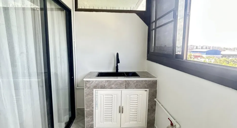 For sale 1 bed condo in East Pattaya, Pattaya