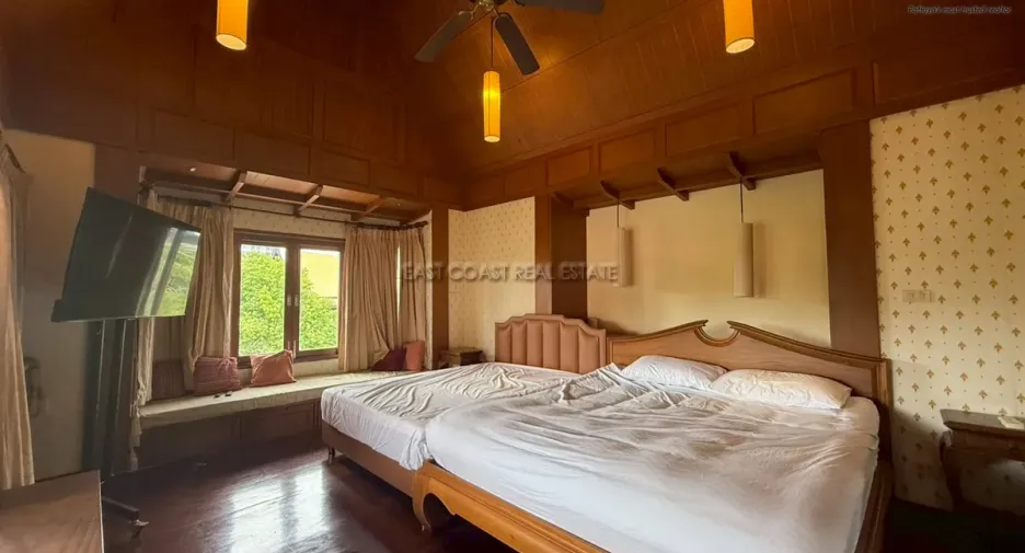 For rent and for sale 4 bedrooms house in Jomtien, Pattaya