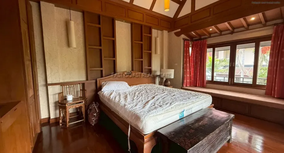 For rent and for sale 4 bedrooms house in Jomtien, Pattaya